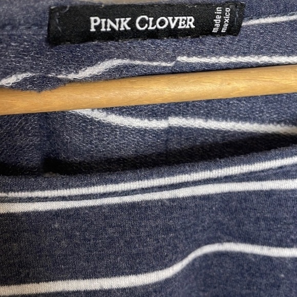 Women’s PINK CLOVER Daisee Button Back Detail Knit Tee
Size XL | Navy - Picture 12 of 15